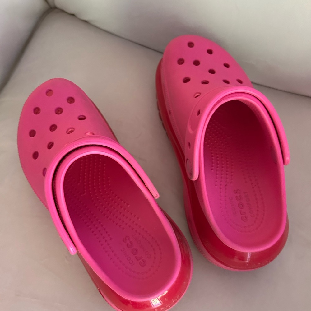 CROCS Classic Bae Platform Pink Clog Hot Pink with Red - Picture 7 of 13